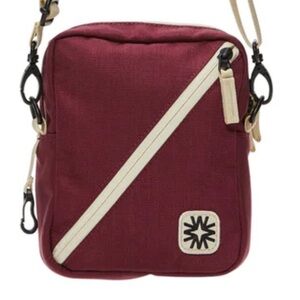 WALKER GOODS MINI MESSENGER BERRY